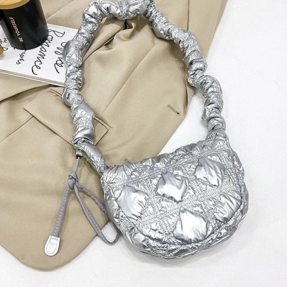 Authentic CARLYN Mini Poing Casual Style Unisex SILVER Nylon Streetwear … - Picture 1 of 16